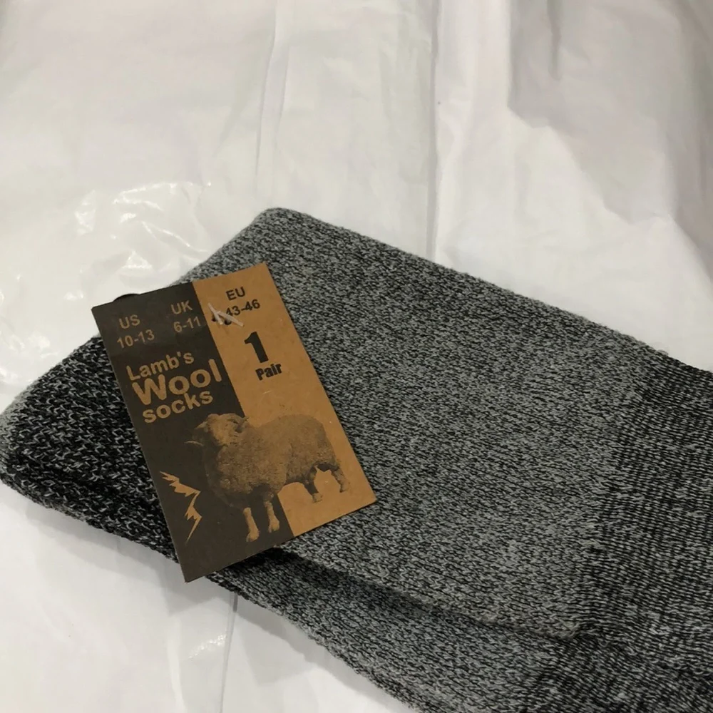 2pairs gray &‎ black lamb’s wool unisex socks fits size US 10-13 new